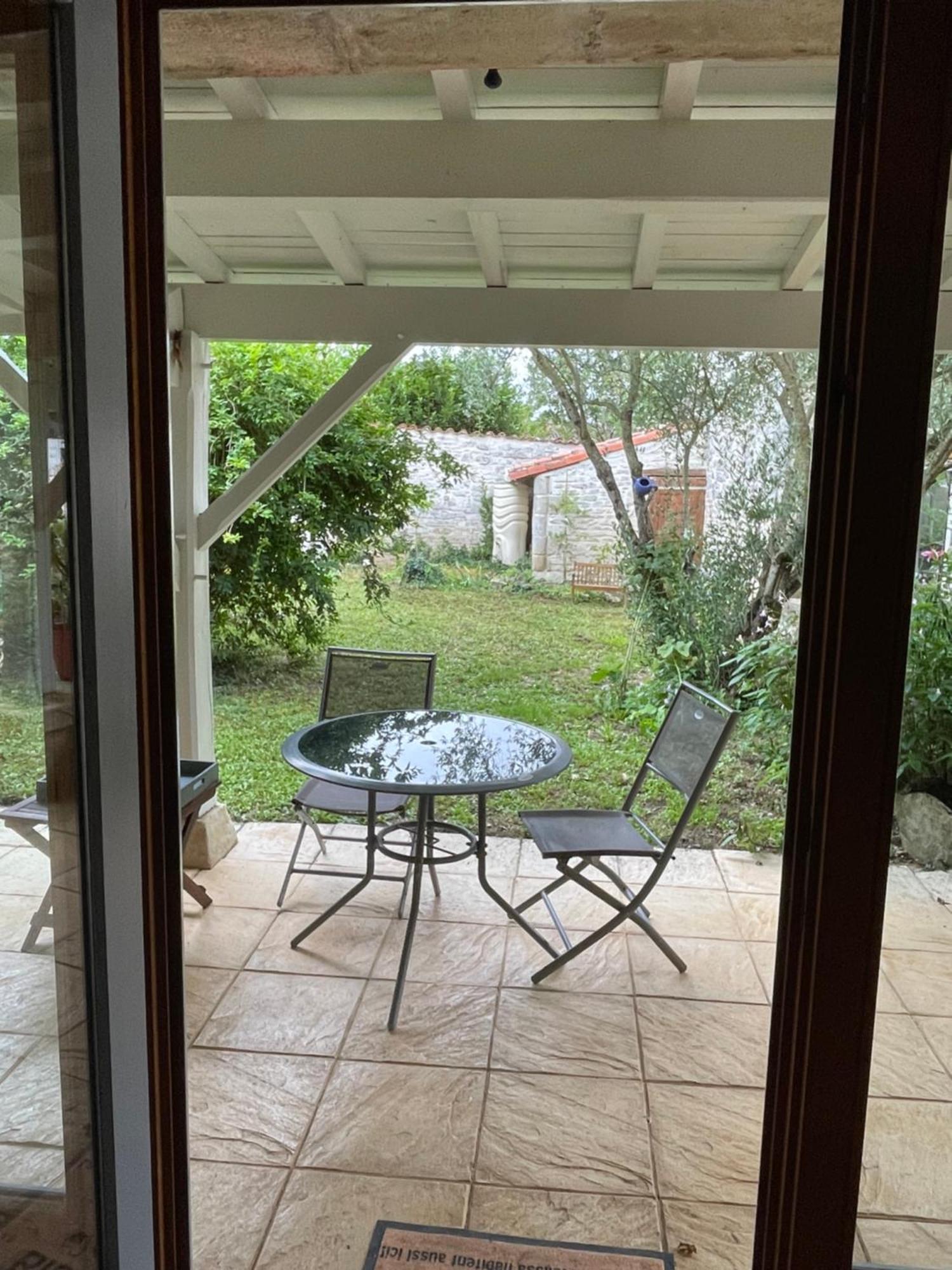 Sous L Olivier Tusson Exterior foto